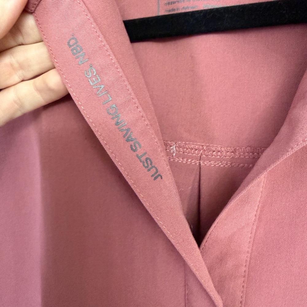 FIGS Rafaela Oversized Scrub Top dusty rose | Size Large - Picture 6 of 8